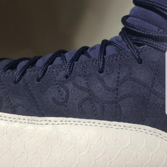 Air Jordan 12 "International Flight" - Picture 6 of 8